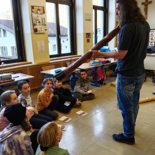 4b_Didgeridoo