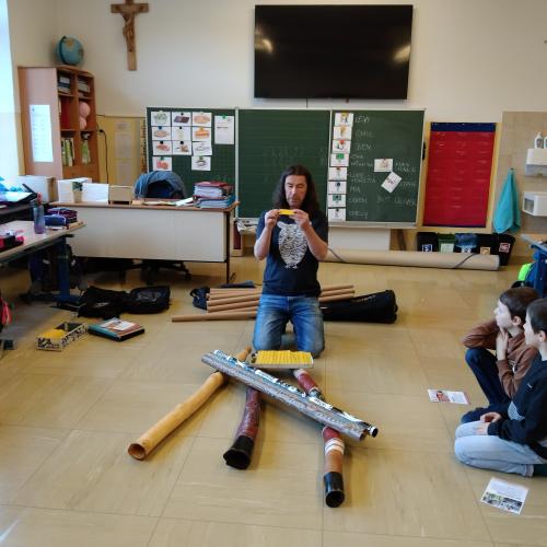 4b_Didgeridoo