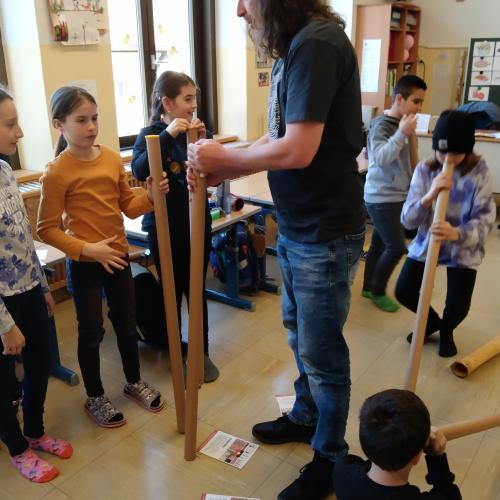 4b_Didgeridoo