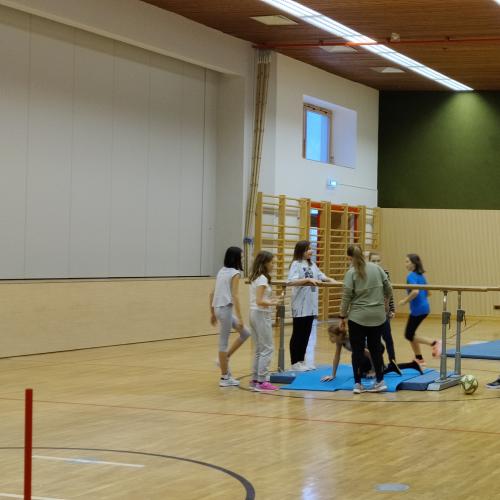 Schnupperturnen 4b