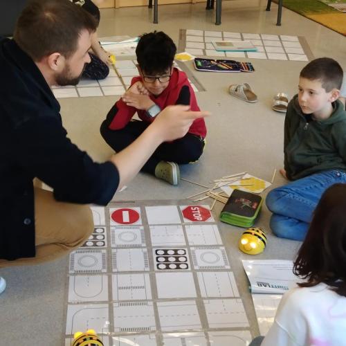 1b_Beebots