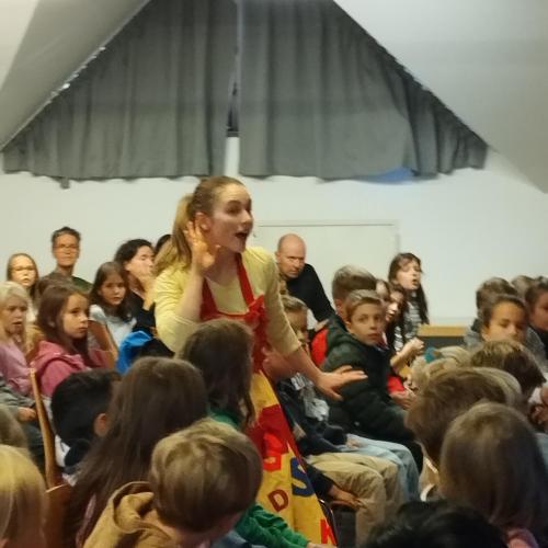 2b_Theaterbesuch