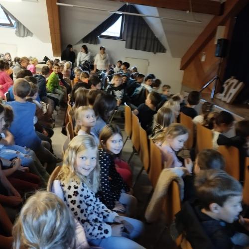 2b_Theaterbesuch