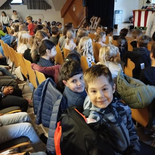 2b_Theaterbesuch