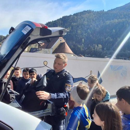 3b_Polizist