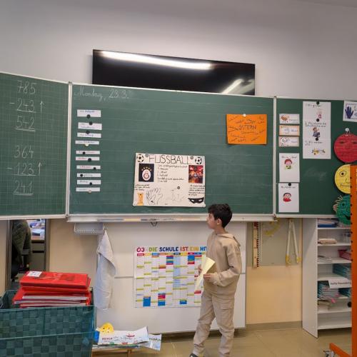 Buchvorstellung und Referate 3b