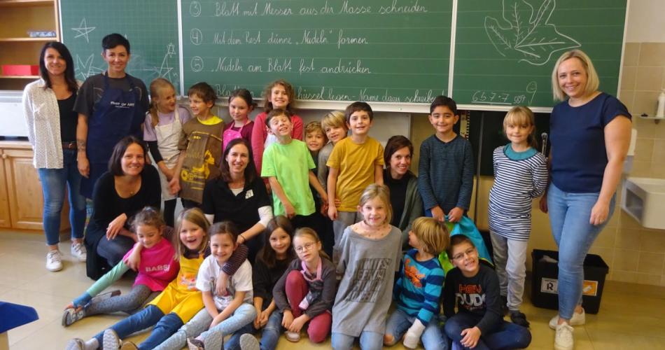 Gruppenfoto Kunstprojekt 2b