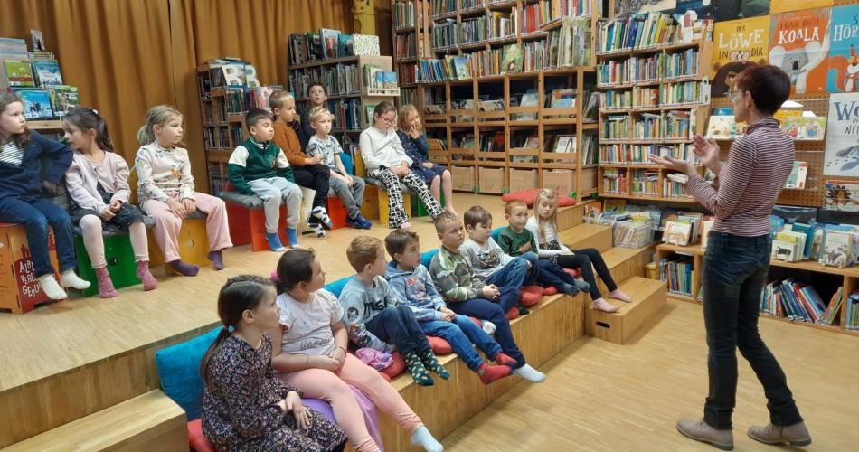 Büchereibesuch 1b