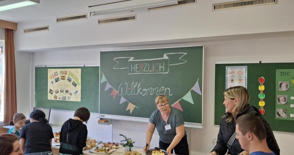 4b_TagderoffenenTür